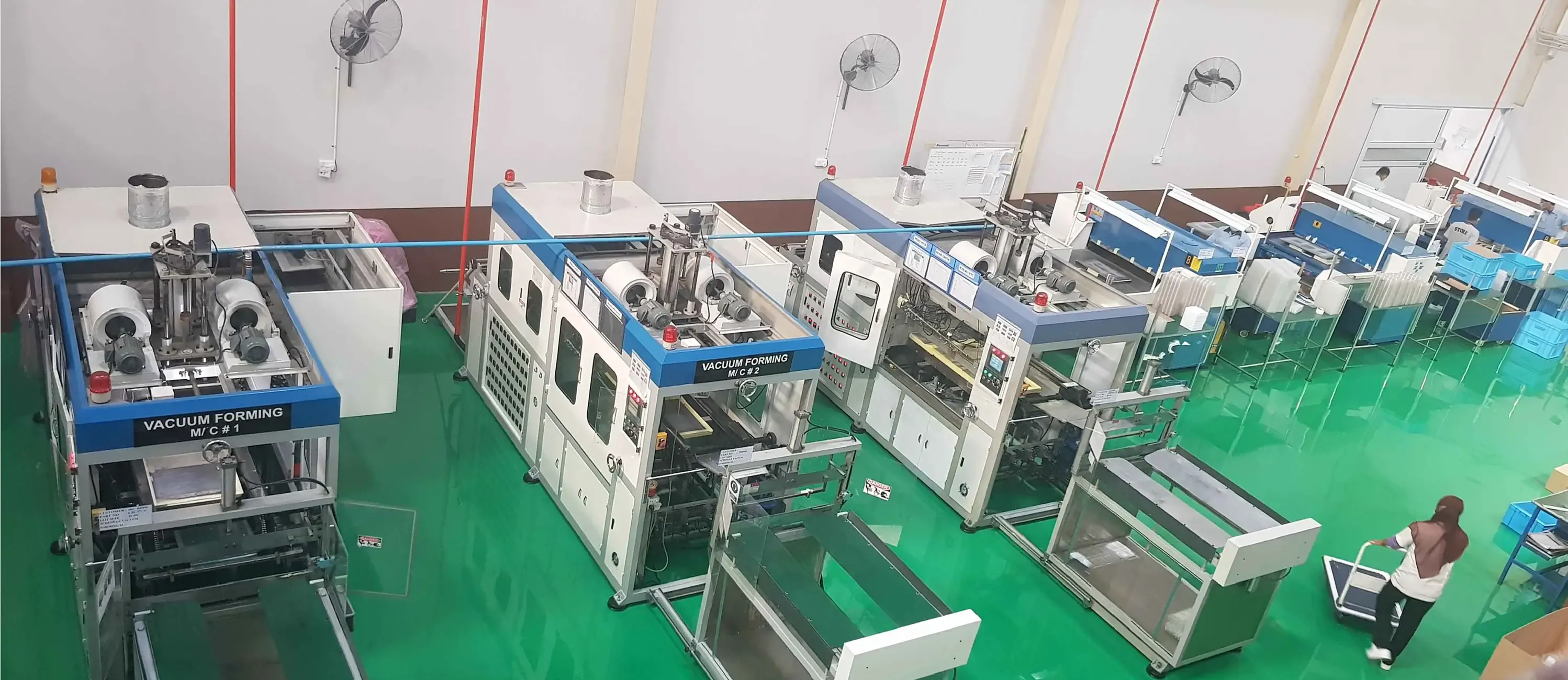 Advanced Specialized Vacuum Trays facility at Sat Nusapersada showing precision manufacturing equipment